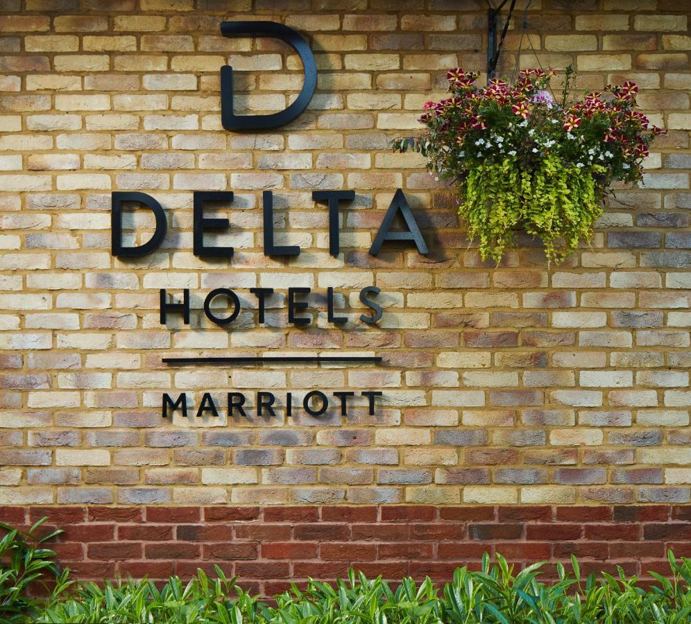 Delta Hotels By Marriott Cheshunt Броксборн Экстерьер фото