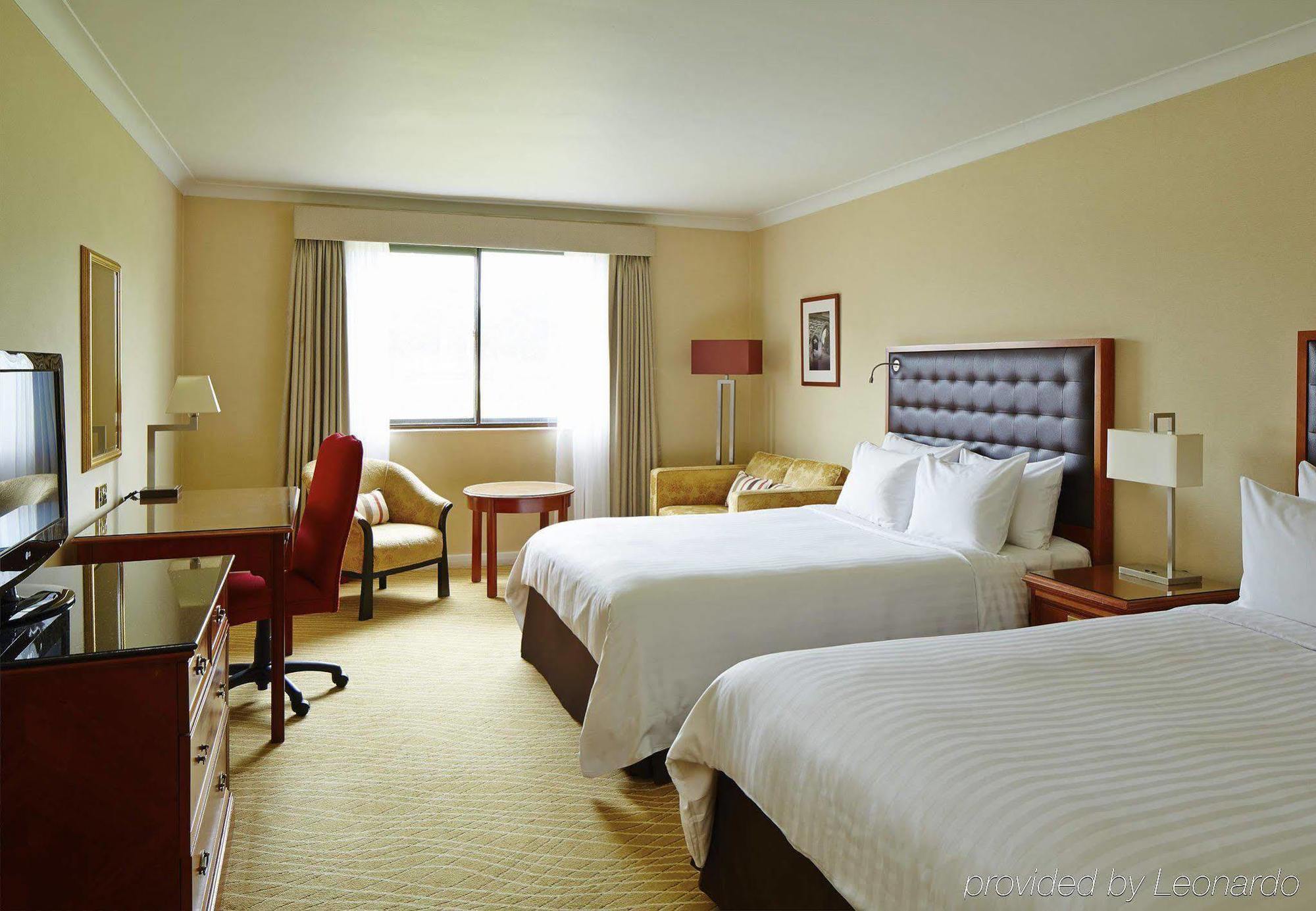 Delta Hotels By Marriott Cheshunt Броксборн Экстерьер фото
