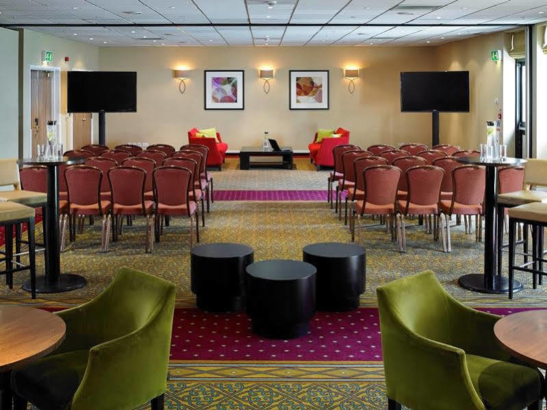 Delta Hotels By Marriott Cheshunt Броксборн Экстерьер фото